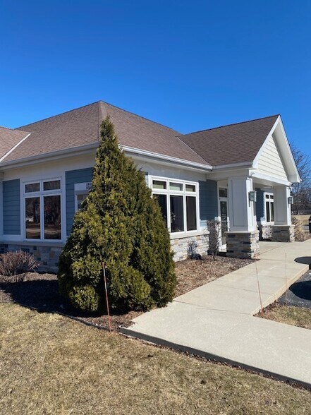 More Photos Of 8860 N 60th St, Milwaukee Office For Sale