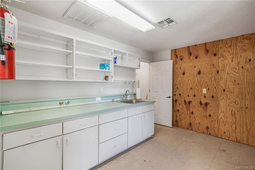 More Photos Of 3490 W Dunnellon Rd, Dunnellon Storefront Retail Office For Sale