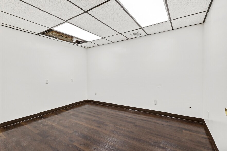 More Photos Of 108 N Depot Dr, Fort Pierce Office Residential For Lease