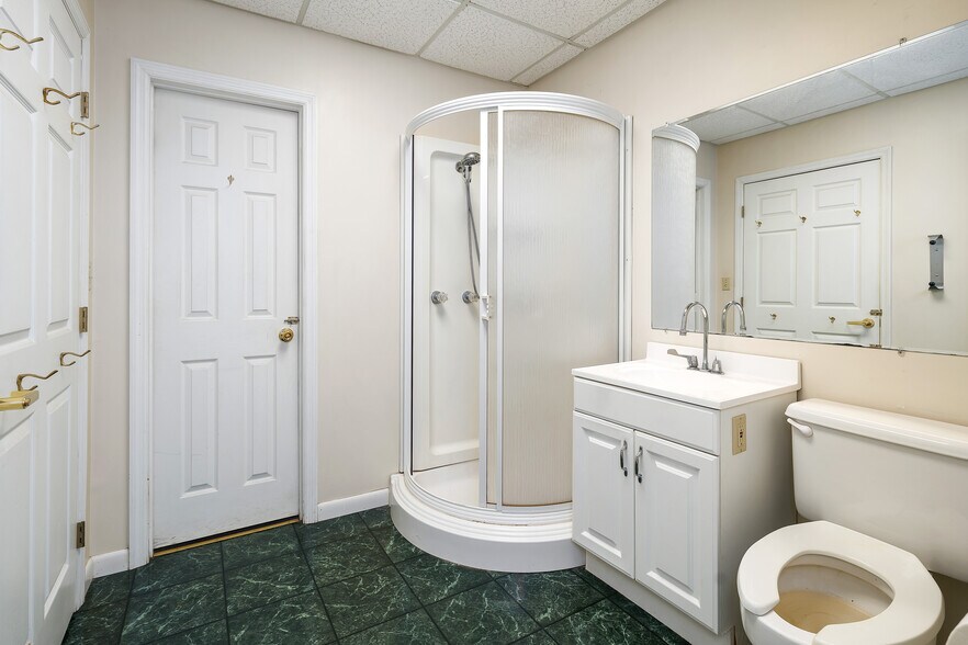 More Photos Of 5547 1st Ave N, Birmingham Freestanding For Sale