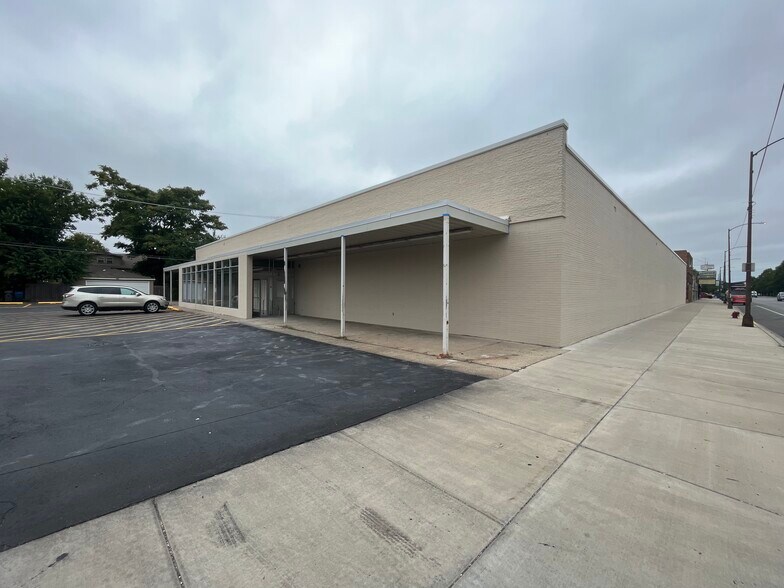 More Photos Of 8240 S Stony Island Ave, Chicago Storefront For Lease