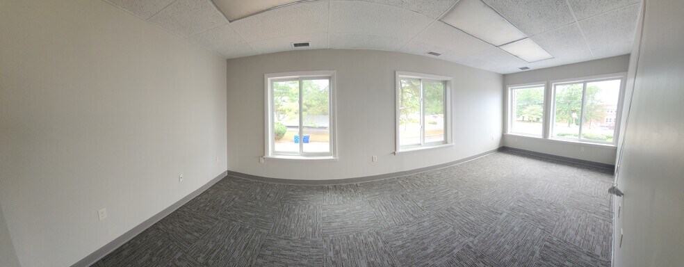 More Photos Of 161-163 Boston Post Rd, Waterford Office For Lease