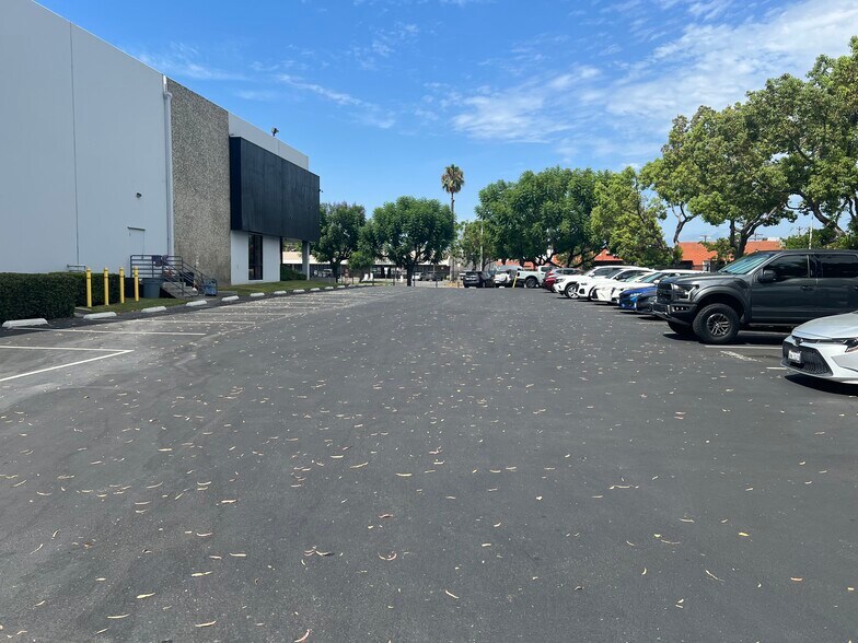 More Photos Of 15736 E Valley Blvd, City of Industry Warehouse For Lease