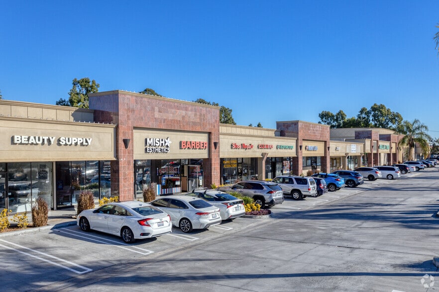 More Photos Of 11803-11899 Del Amo Blvd, Los Angeles Unknown For Lease
