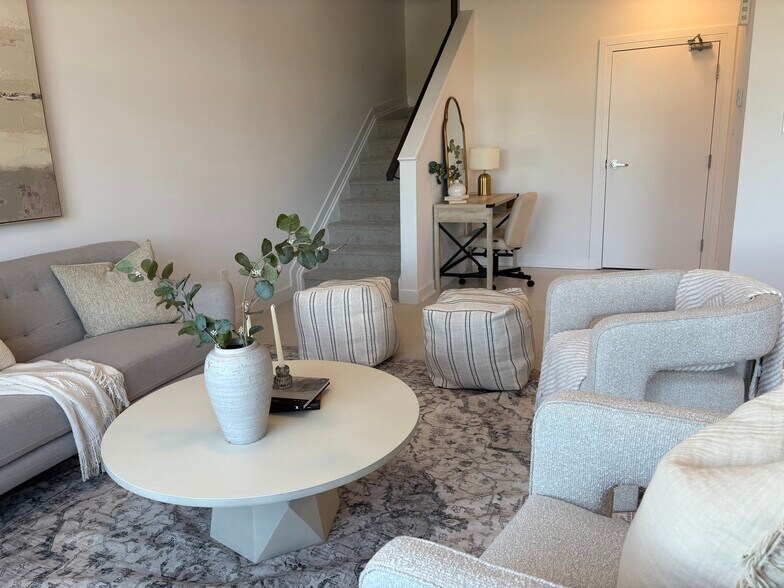 More Photos Of 33 Salamander Way, Ottawa Apartments For Sale