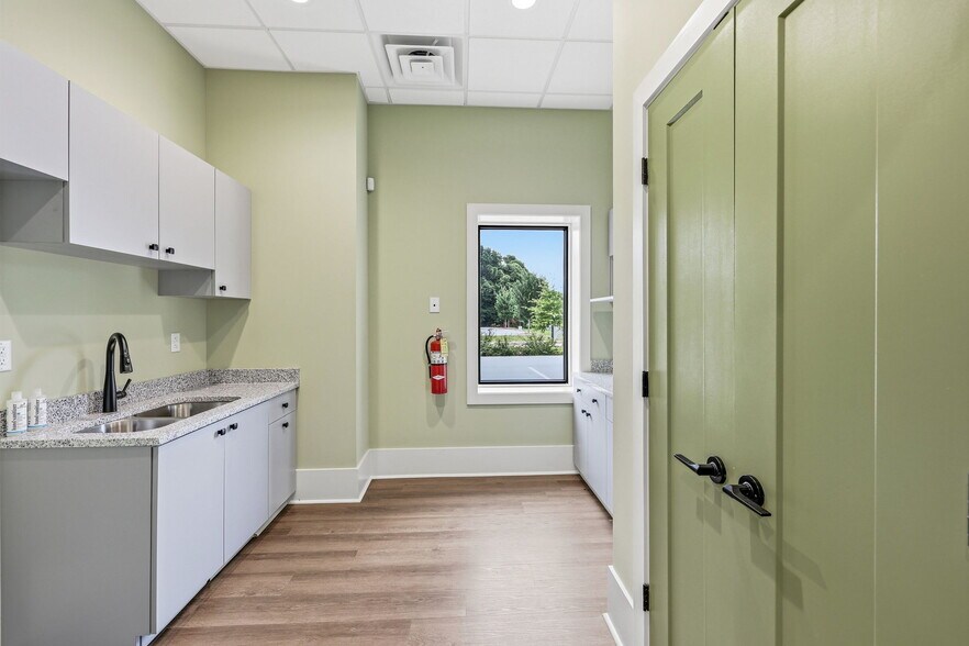 More Photos Of 3663 Southland Dr, Flowery Branch Warehouse For Sale