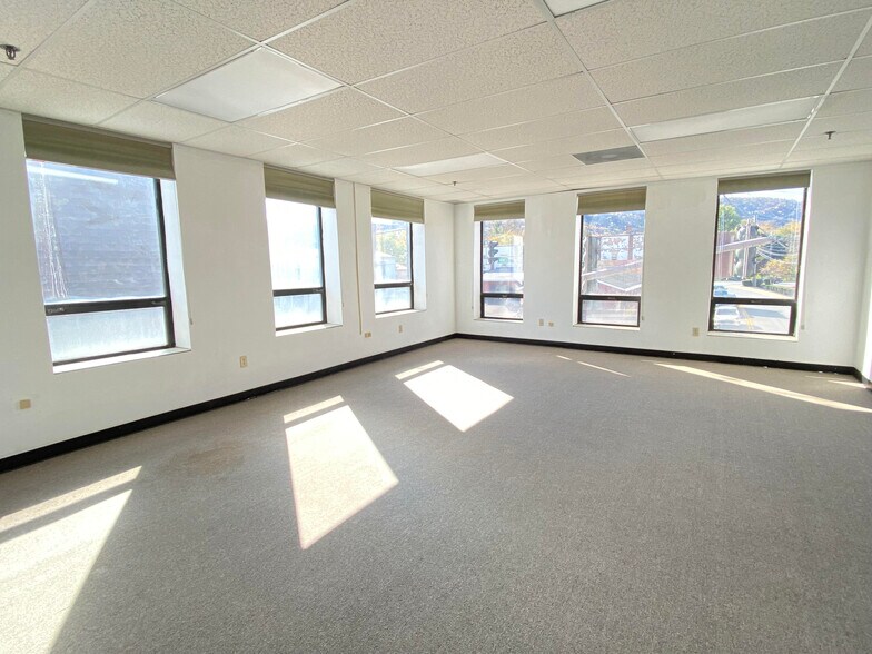 More Photos Of 132 Delaware St, Walton Office For Lease