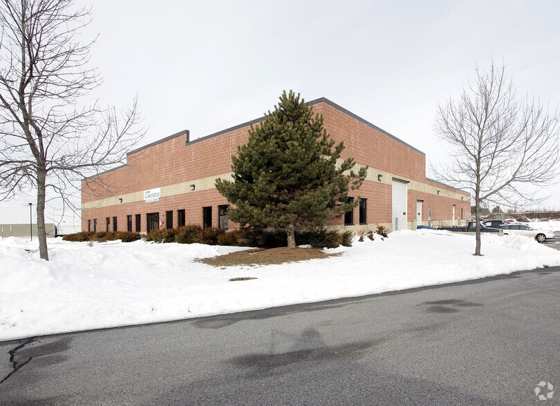 More Photos Of 18 Saratoga Blvd, Devens Manufacturing For Lease