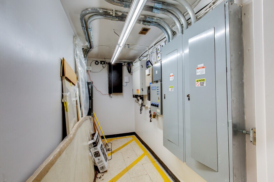 More Photos Of 100 Bennett Ave, Bennett Freestanding For Sale