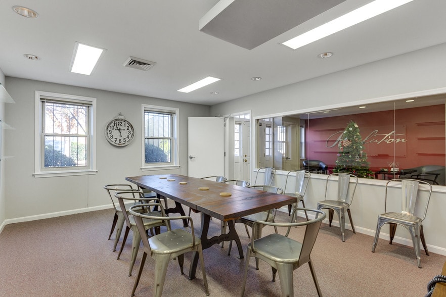 More Photos Of 1020 Princess St, Alexandria Loft Creative Space For Sale