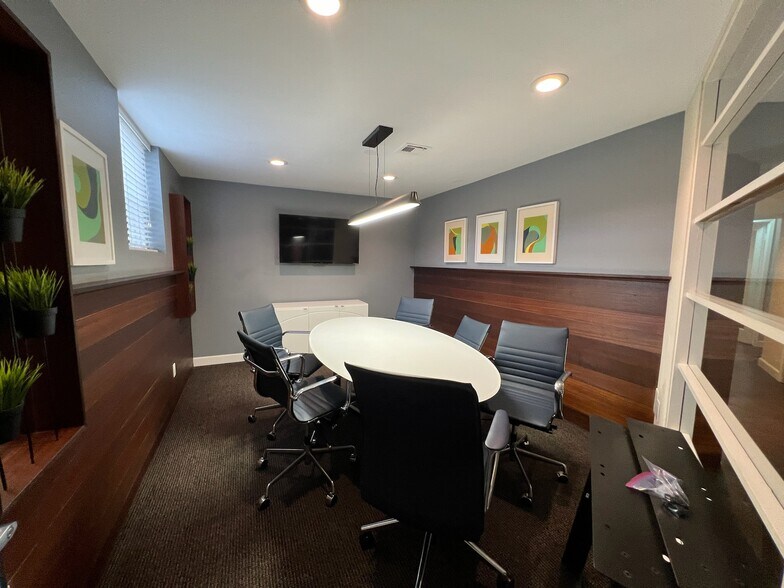 More Photos Of 800 W Ivy St, San Diego Office For Lease
