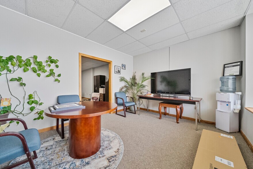 More Photos Of 91 Plaistow Rd, Plaistow Office For Lease