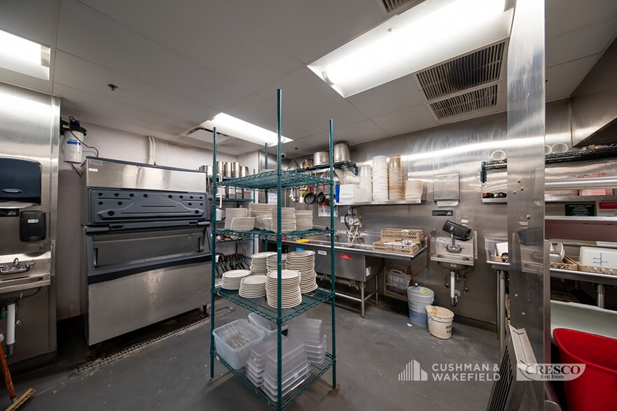 More Photos Of 2190 Walker Lake Rd, Ontario Restaurant For Lease