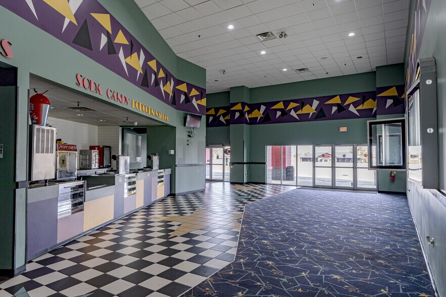 More Photos Of 250 Breighton Cir, Shelbyville Movie Theatre For Sale