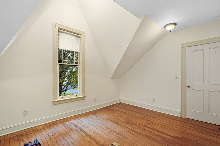 More Photos Of 413-415 Bedford Rd, Pleasantville Office For Sale