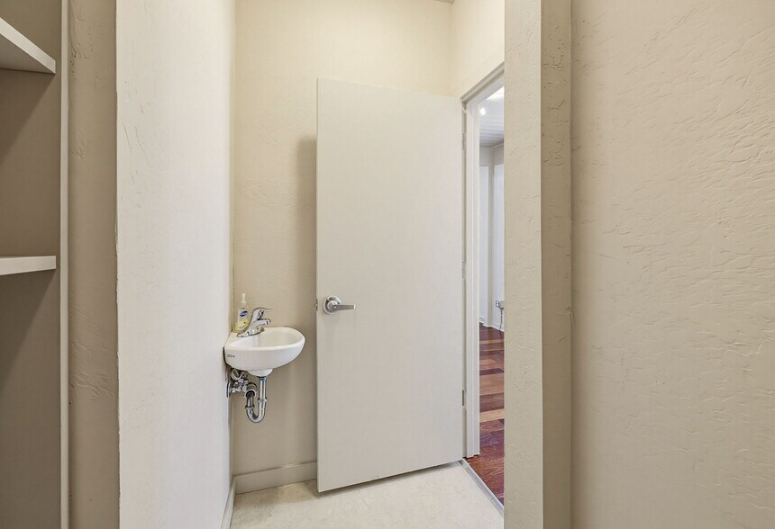 More Photos Of 120 E Main St, Ashland Freestanding For Sale