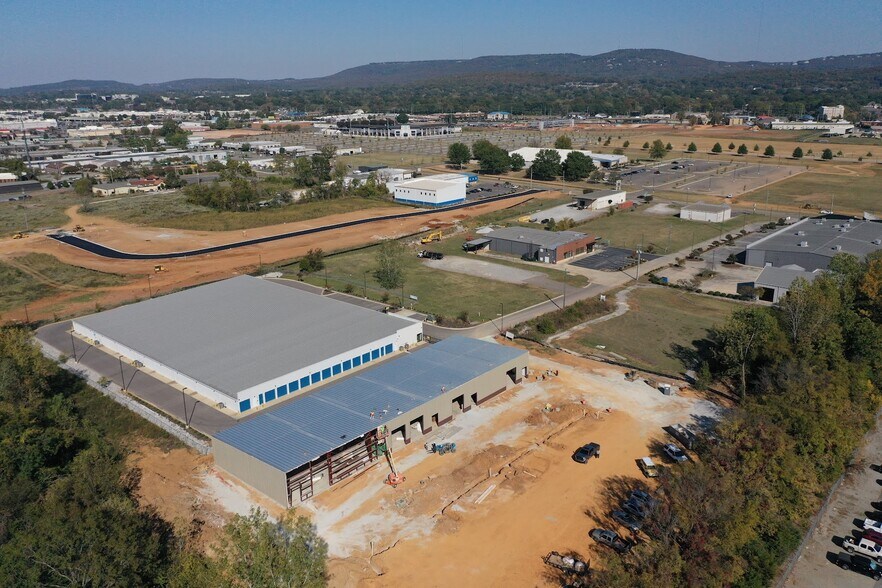 More Photos Of 3216 Leeman Ferry Rd SW, Huntsville Flex For Lease