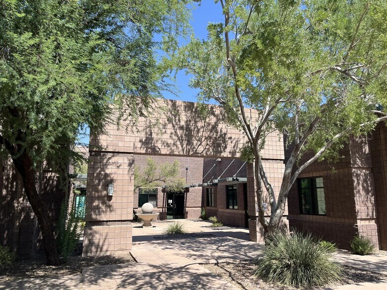 More Photos Of 42104 N Venture Dr, Anthem Medical For Lease