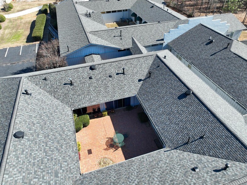 More Photos Of 1016 Everee Inn Rd, Griffin Business Park For Sale