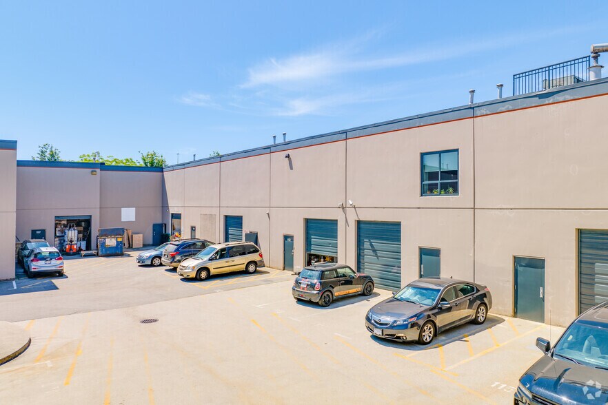 More Photos Of 3855 Henning Dr, Burnaby Flex For Lease