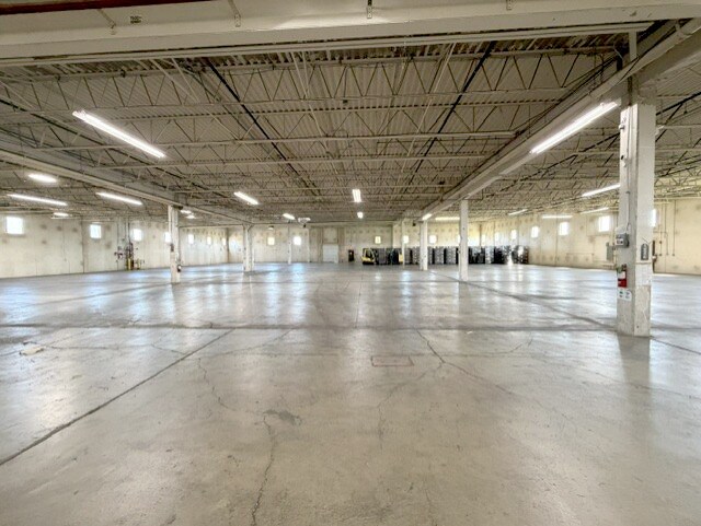 More Photos Of 7900 S Route 31, Crystal Lake Warehouse For Lease