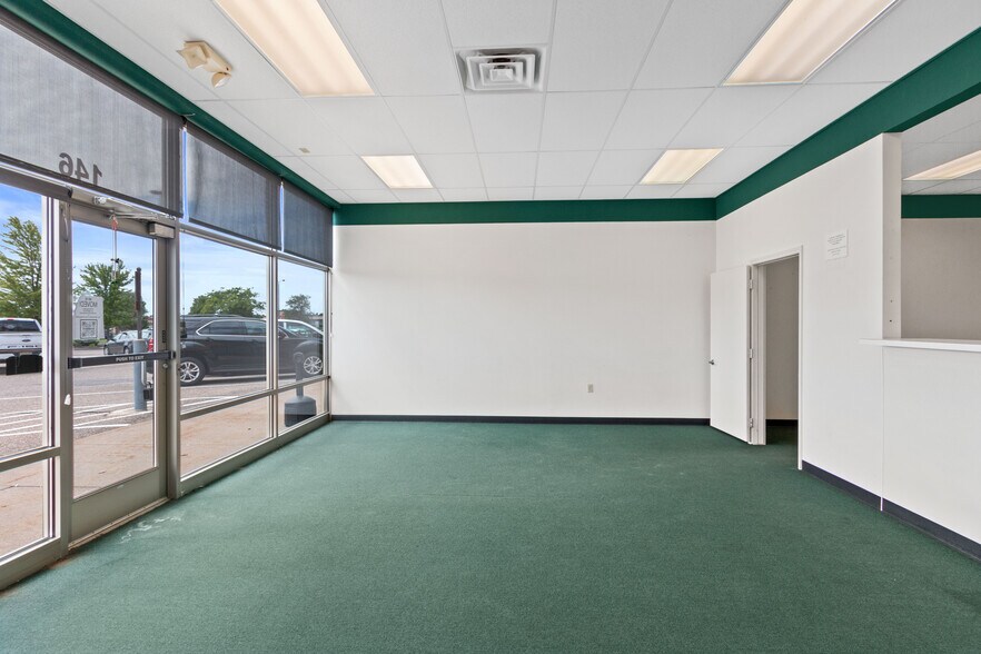 More Photos Of 250 Crossroads Dr, Plover Unknown For Lease