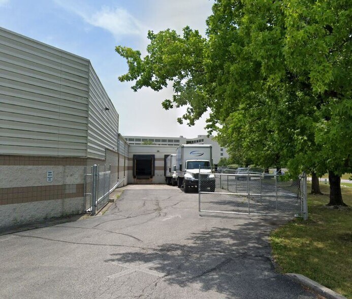 More Photos Of 5739 Professional Cir, Indianapolis Warehouse For Lease