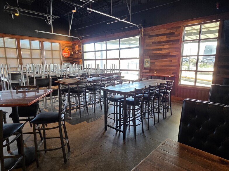 More Photos Of 7625 N La Cholla Blvd, Tucson Restaurant For Lease