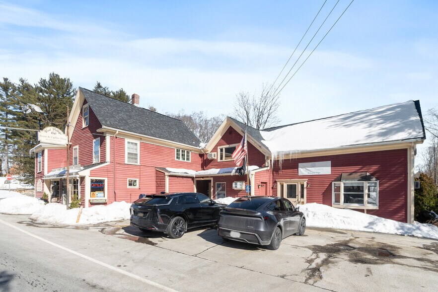More Photos Of 561 Main St, Boxford General Retail For Sale
