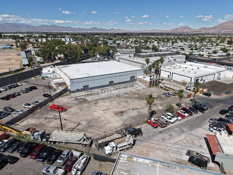 More Photos Of 3250 Palm Pky, Las Vegas Warehouse For Lease