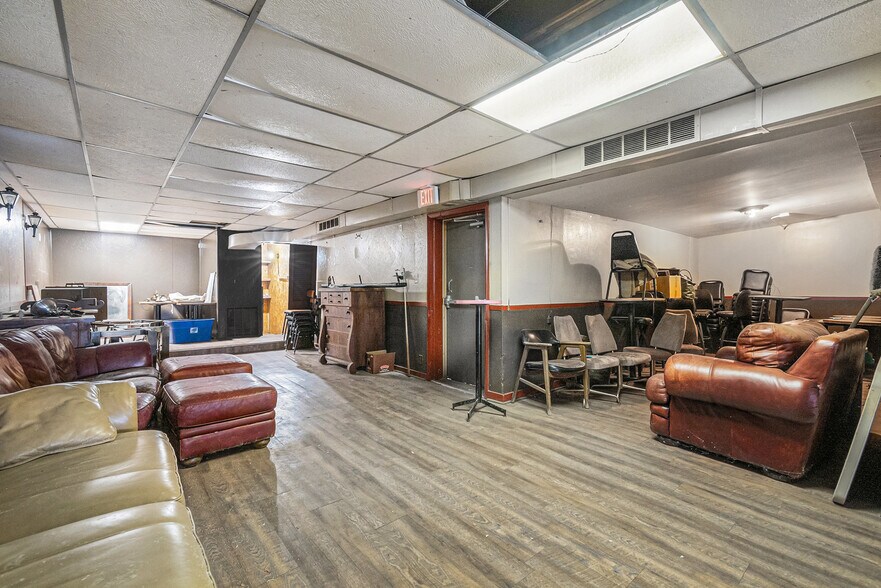 More Photos Of 1008 Bancroft St, Omaha General Retail For Sale