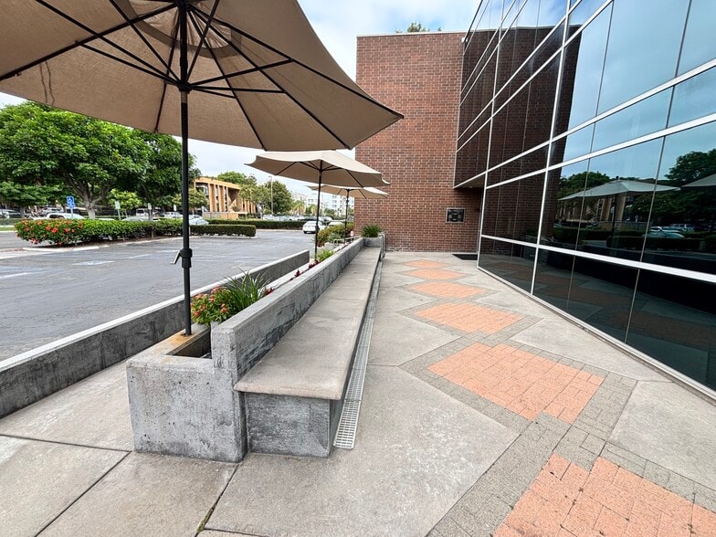 More Photos Of 1601 E Orangewood Ave, Anaheim Office For Lease