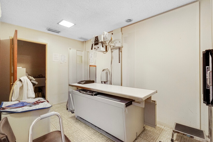 More Photos Of 3480 Live Oak St, Huntington Park Medical For Sale