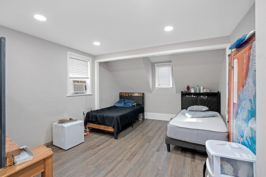 More Photos Of 307 Oak Tree Ave, South Plainfield Storefront Retail Office For Sale