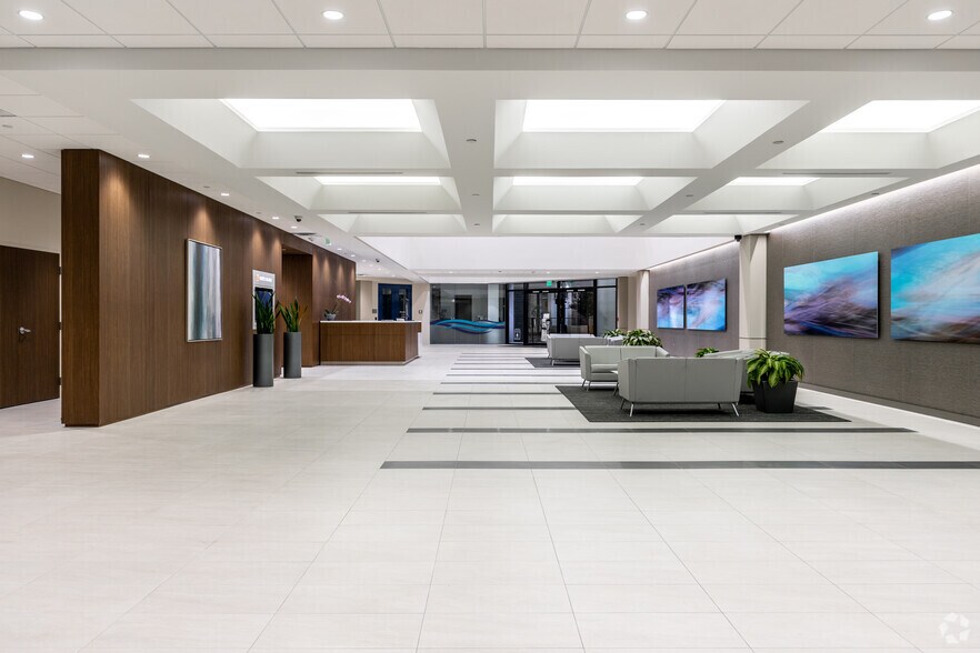 More Photos Of 20 N Orange Ave, Orlando Office For Lease