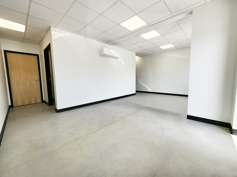 More Photos Of 5947 Chandler Rd, Hutto Light Distribution For Lease