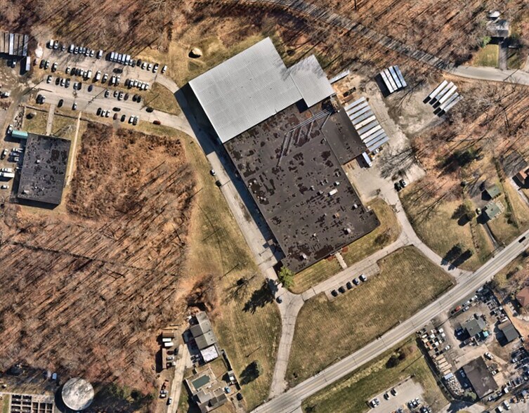 More Photos Of 617 Little Britain Rd, New Windsor Township Warehouse For Lease