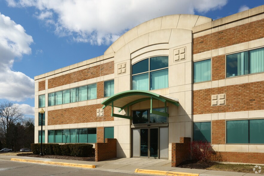 More Photos Of 6770 Dixie Hwy, Village of Clarkston Medical For Lease