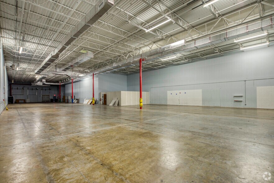 More Photos Of 1251 E Fowler Ave, Tampa Storefront For Lease