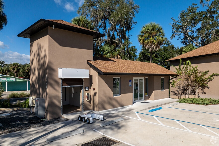More Photos Of 1245 Canal St, New Smyrna Beach Self Storage For Lease
