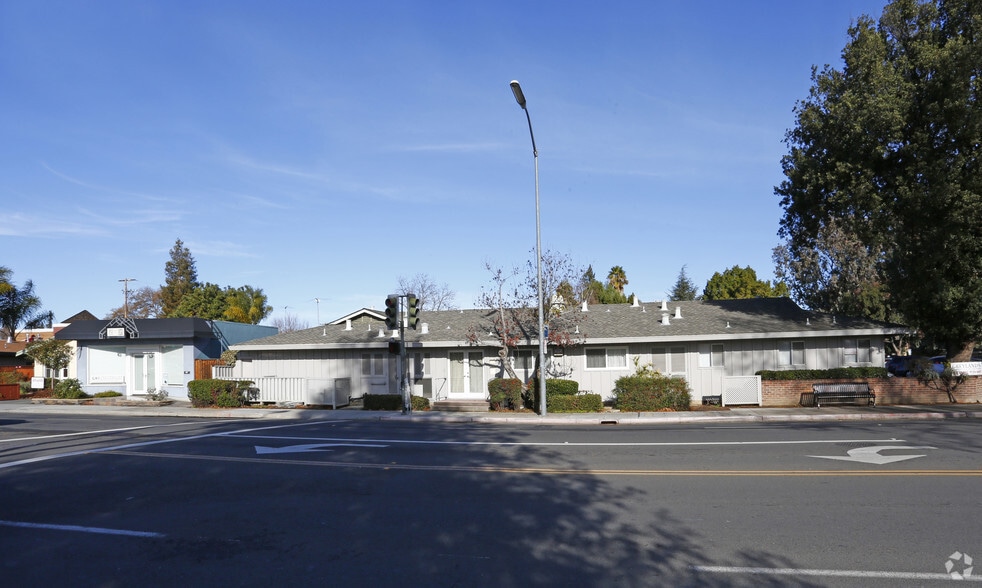 More Photos Of 621 E Campbell Ave, Campbell Medical For Lease