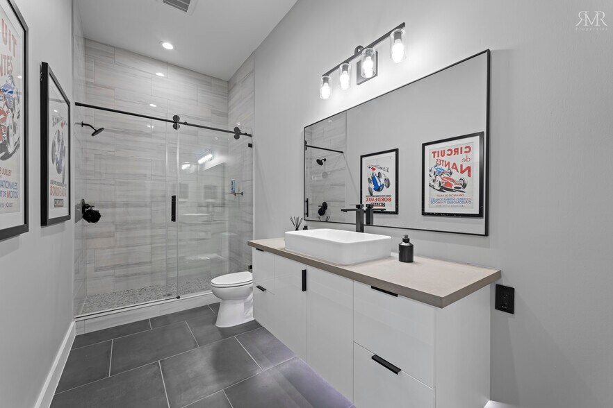 More Photos Of 1435 FM 1463 Rd, Katy Showroom For Sale