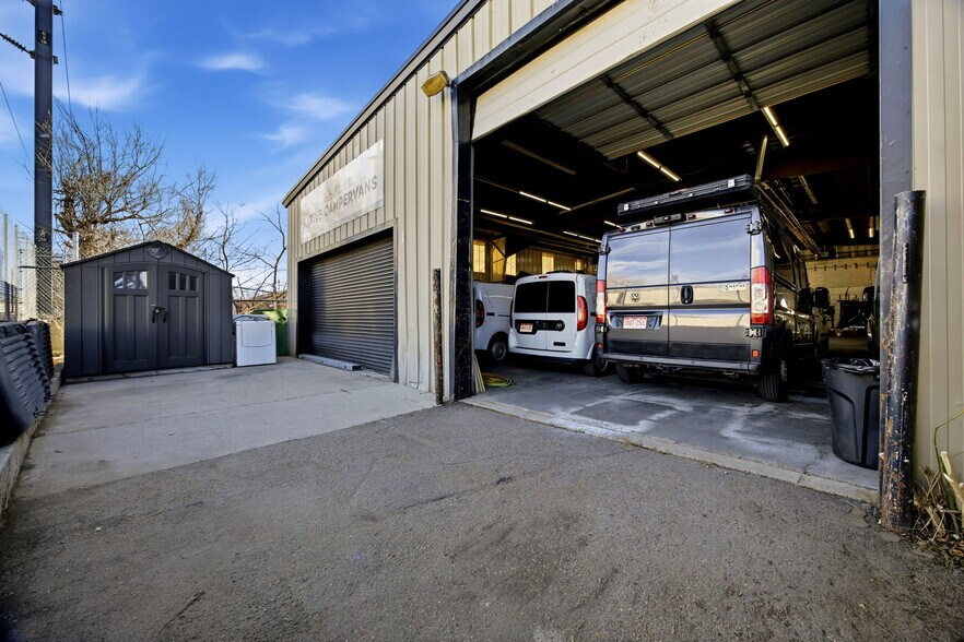 More Photos Of 2919 E 42nd Ave, Denver Warehouse For Lease