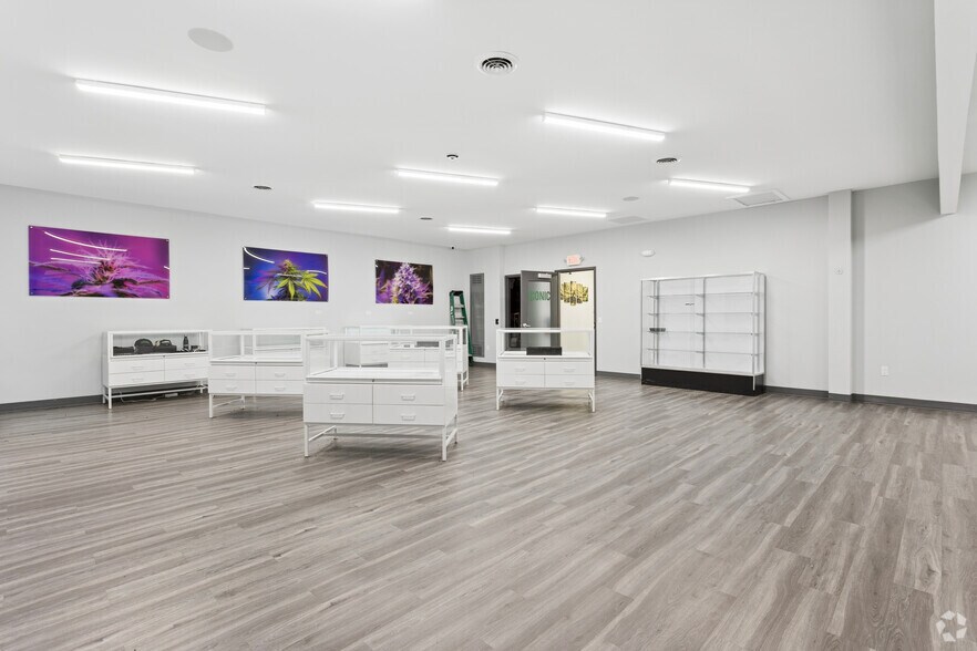 More Photos Of 126 S West St, Lowell Storefront For Sale