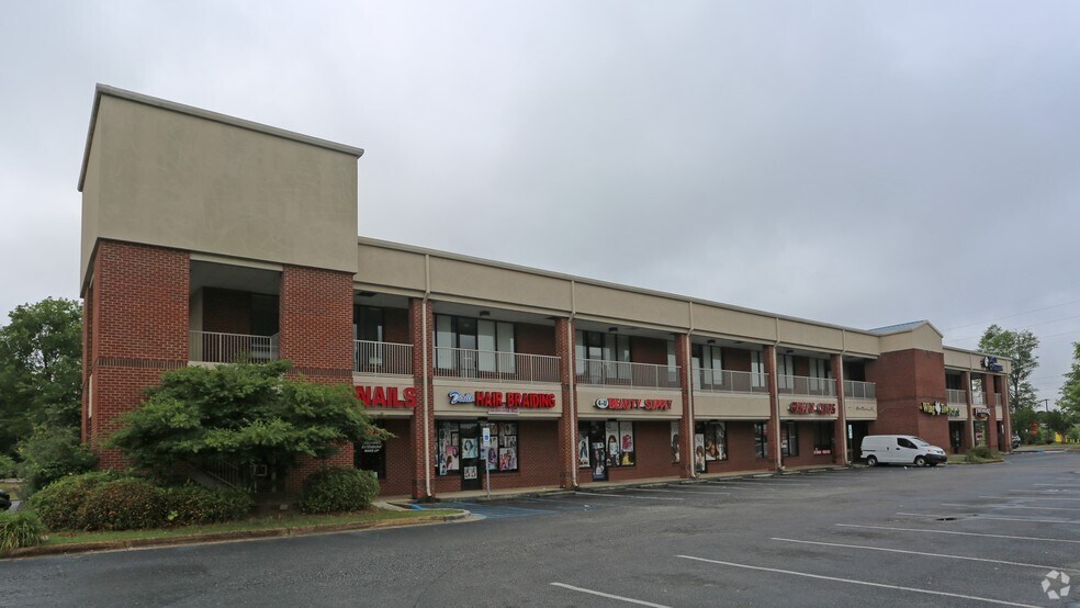 More Photos Of 1907 S College St, Auburn Storefront Retail Office For Lease