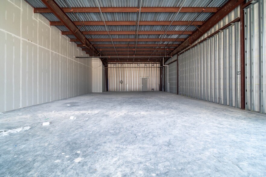 More Photos Of 501 S Friendswood Dr, Friendswood Storefront Retail Office For Lease