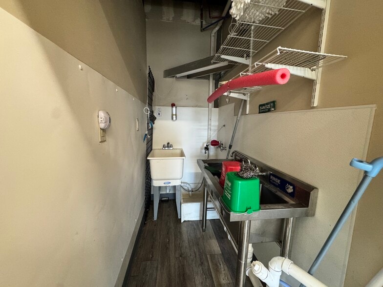 More Photos Of 132 Mendon Rd, Cumberland Storefront Retail Office For Lease