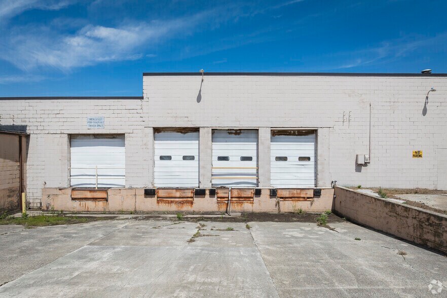 More Photos Of 458 2nd Ave, Tiffin Manufacturing For Sale