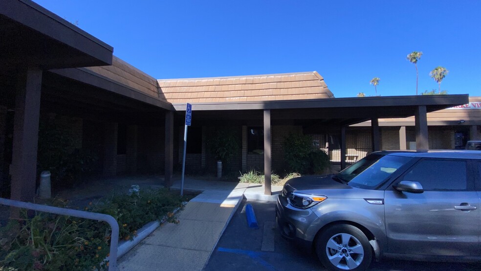 Primary Photo Of 3838 Sherman Dr, Riverside Medical For Lease