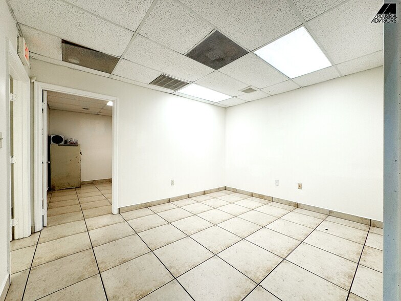 More Photos Of 5745-5759 NW 151st St, Miami Lakes Light Distribution For Lease